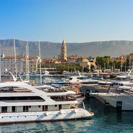 In Near With Balcony, Air Conditioning, Wifi 5141-1 Апартаменти