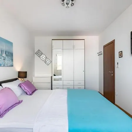 Apartment In With Sea View, Balcony, Air Conditioning, Wifi 5141-1 Split