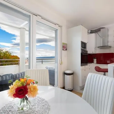 In With Sea View, Balcony, Air Conditioning, Wifi 5141-1 Split