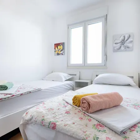 In With Sea View, Balcony, Air Conditioning, Wifi 5141-1 Apartment Split