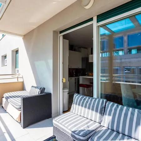 In Near With Balcony, Air Conditioning, Wifi 5141-1 Apartment *